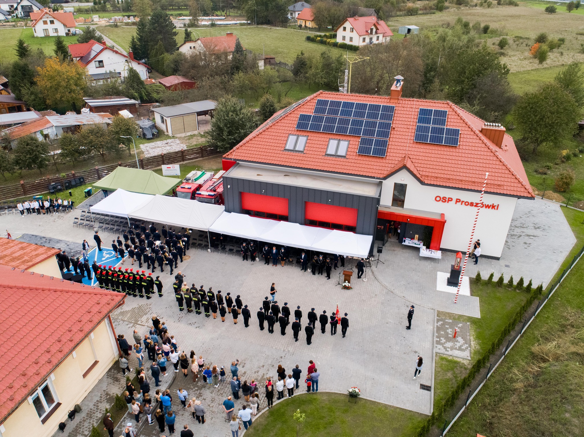 Uroczystość poświęcenia remizy OSP w Proszówkach