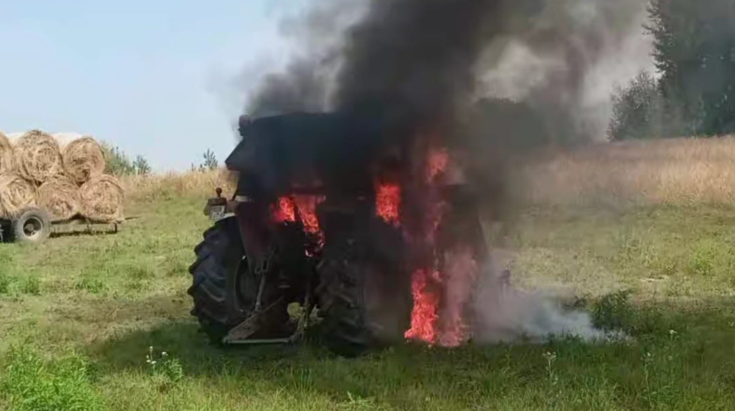 Stracił ciągnik w pożarze. Pomóżmy rolnikowi z Poręby Spytkowskiej / zrzutka